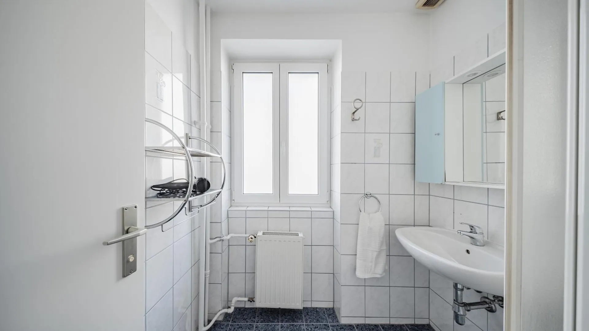 Vienna West Rooms Hostel