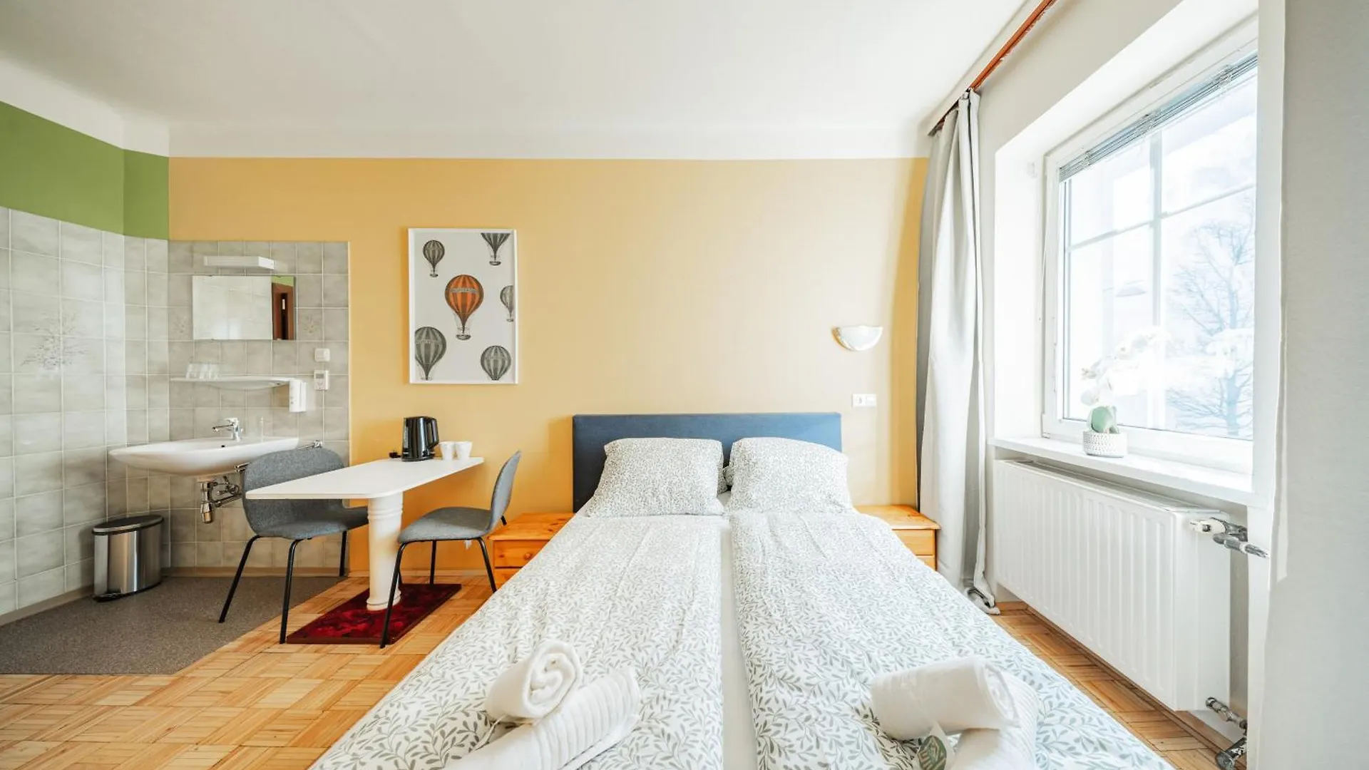 Vienna West Rooms Hostel